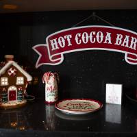 Hot Cocoa Bombs & Cookie Kit