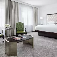 Amway Grand_Superior Suite_King Bed_Tables_Chairs_Windows_Lamps