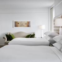 Amway Grand_Superior_Two Queen Beds_Dresser_TV_Couch_Lamps