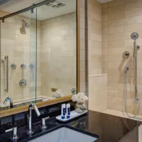 Tower Luxury Suite Bathroom