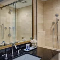 Tower Luxury Suite Bathroom
