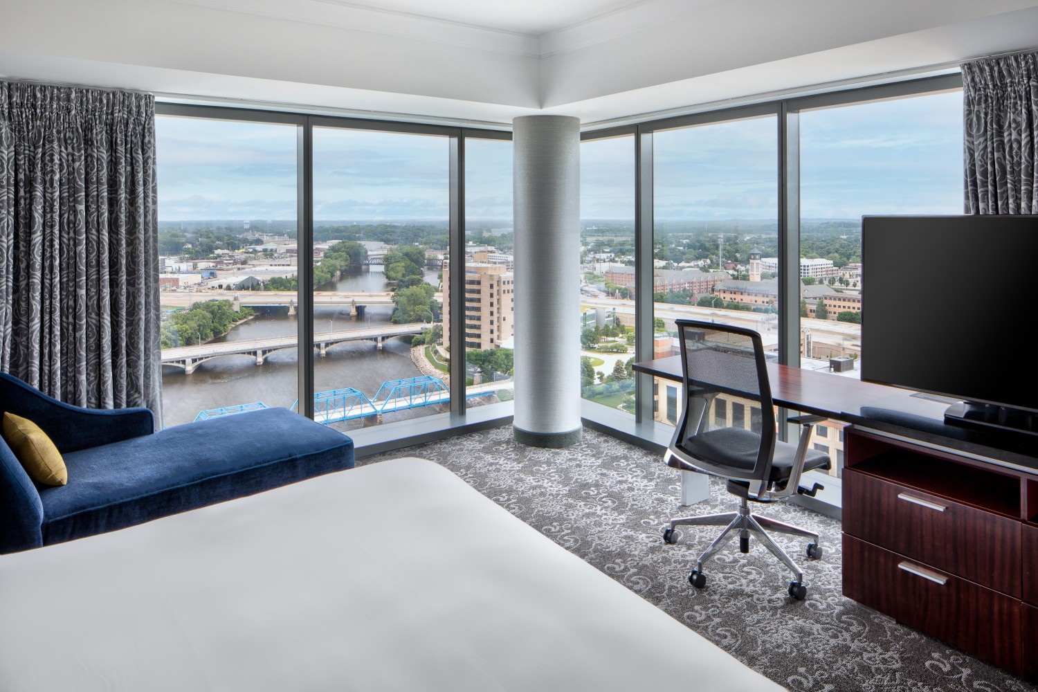 Amway Grand_Tower Luxury Suite_River View_King Bed_Lounge Chair_Desk_Chair_Dresser_TV