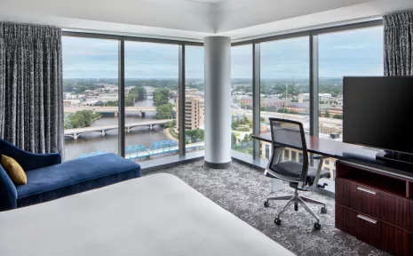 Tower Luxury Suites