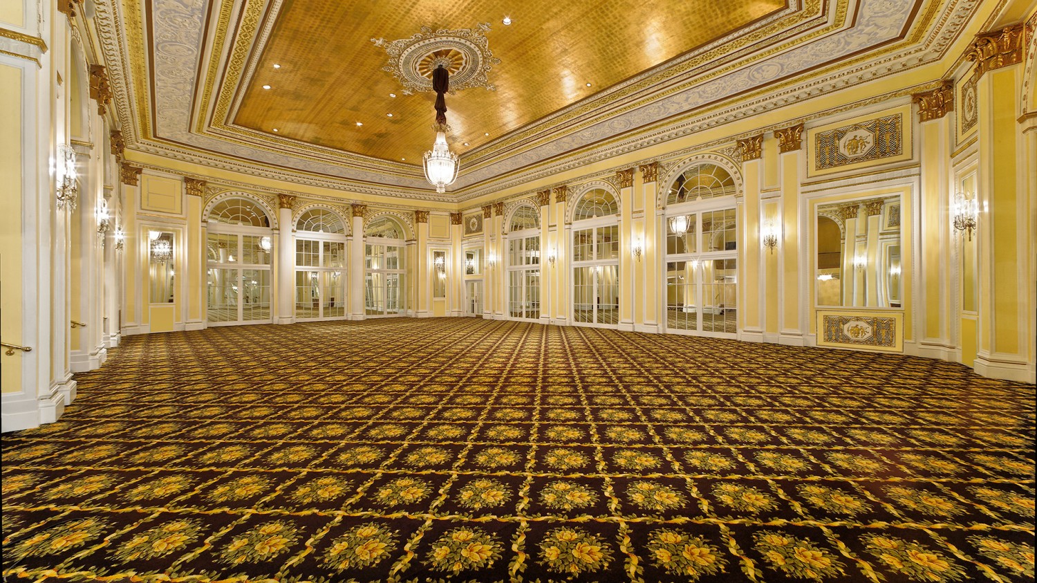 Amway Grand_Pantlind Ballroom_Empty_Mirrors_Gold Ceiling_Chandelier