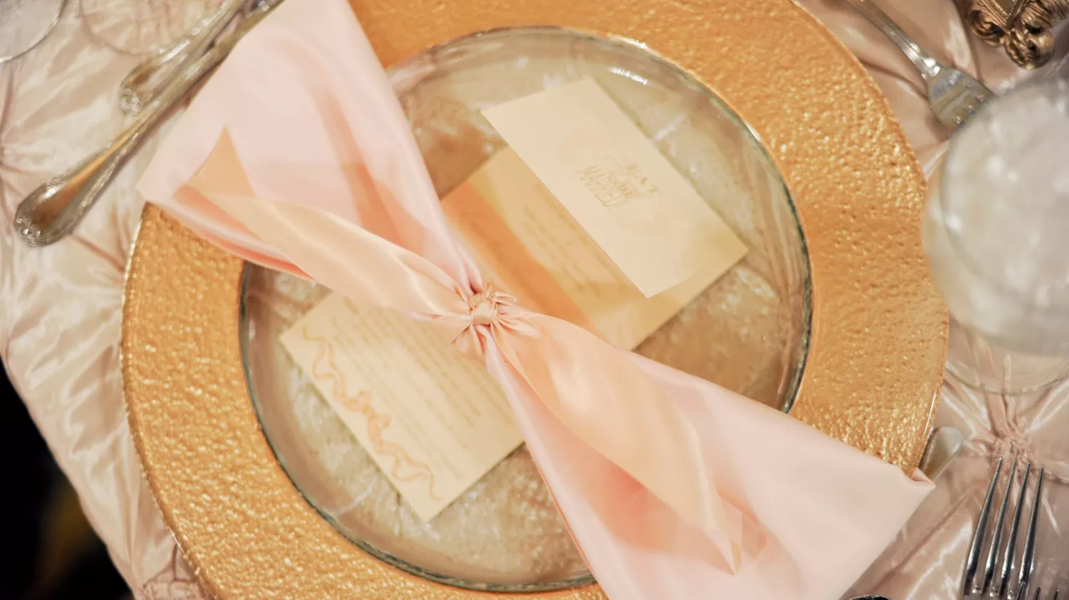 Amway Grand_Wedding Detail Shot_Plate_Tied Napkin_Menu_Silverware